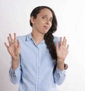 peur oser foncer choquée fuir reculer refuser